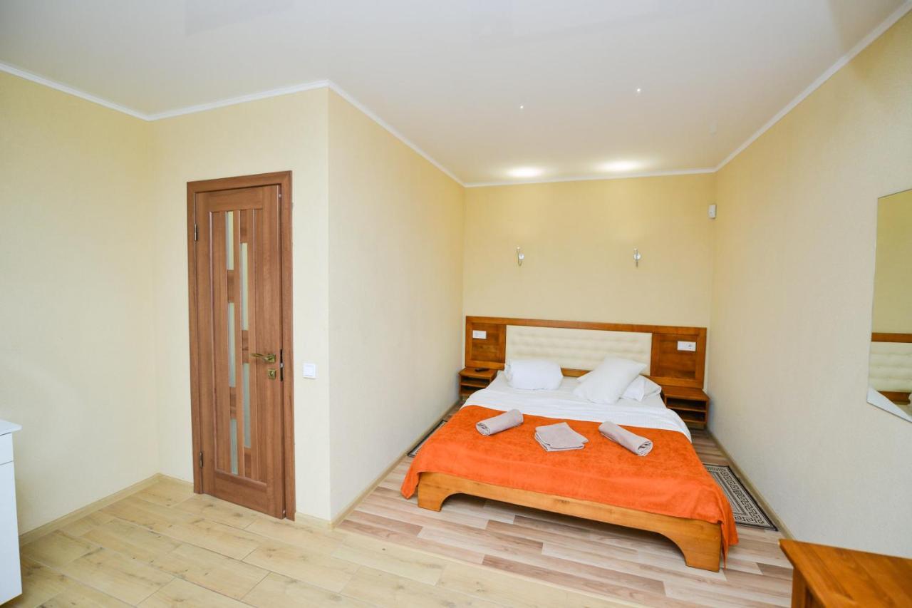 Forest Hotel Polis'ke Buitenkant foto