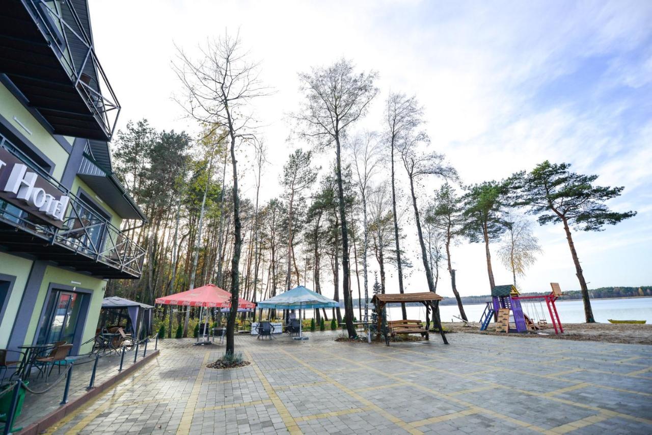 Forest Hotel Polis'ke Buitenkant foto